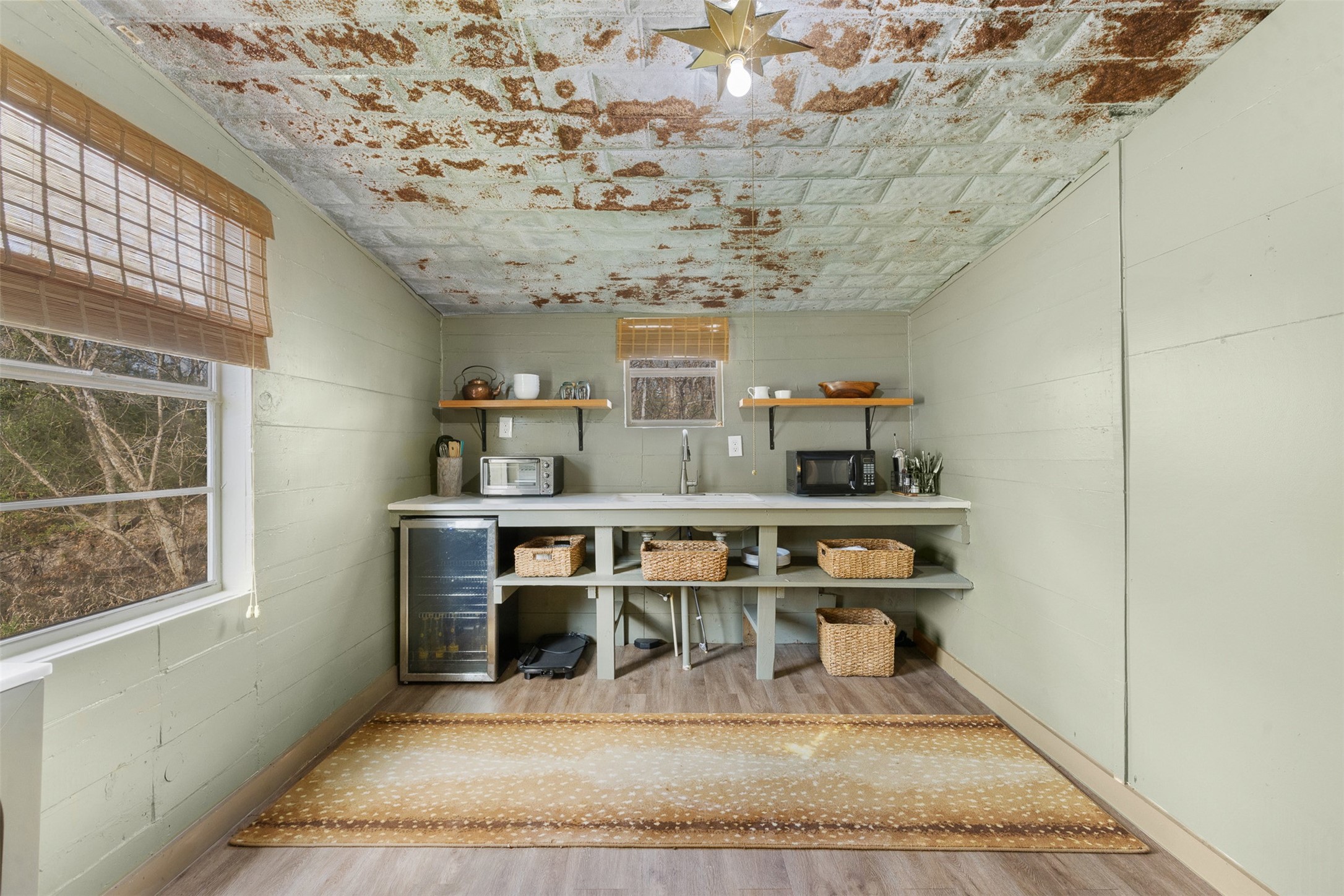 15294 Lake Road Bellville, TX 77418 - Photo 39 of 50 Guest house kitchen