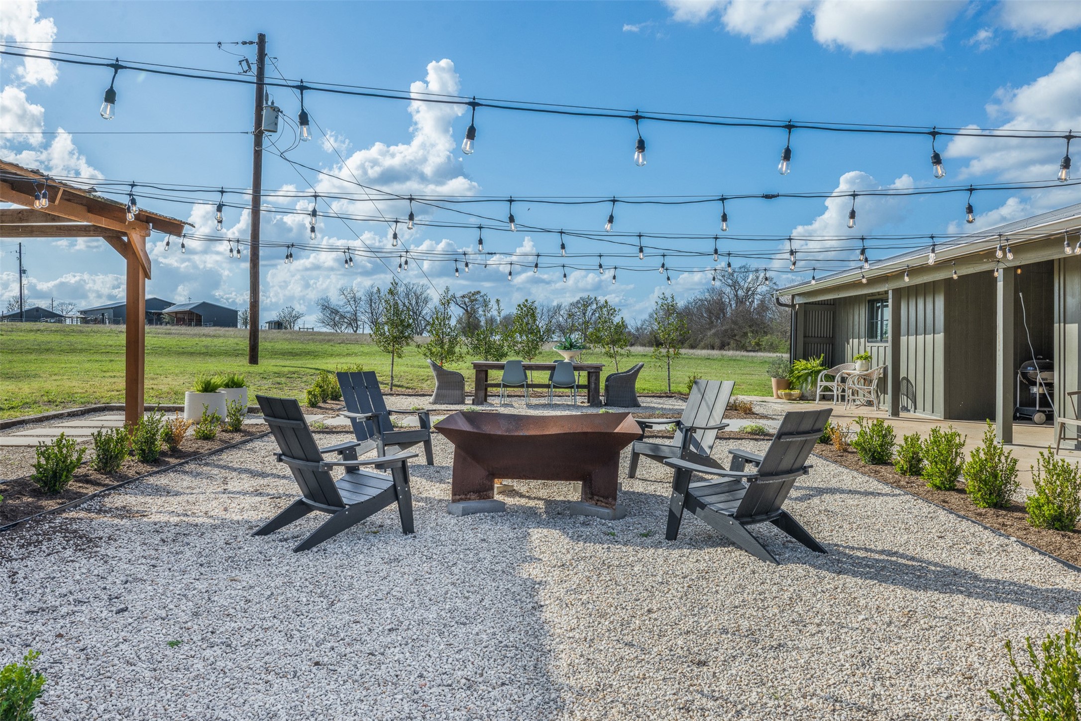 15294 Lake Road Bellville, TX 77418 - Photo 5 of 50