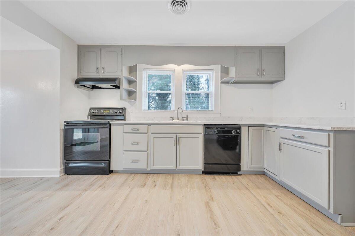 87 Country Ridge Road Bassett, VA 24055 - Photo 11 of 22 Kitchen2