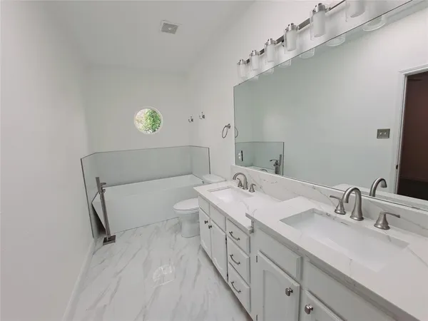 $2,700 | 1534 Chapman Drive, Lancaster, TX 75134