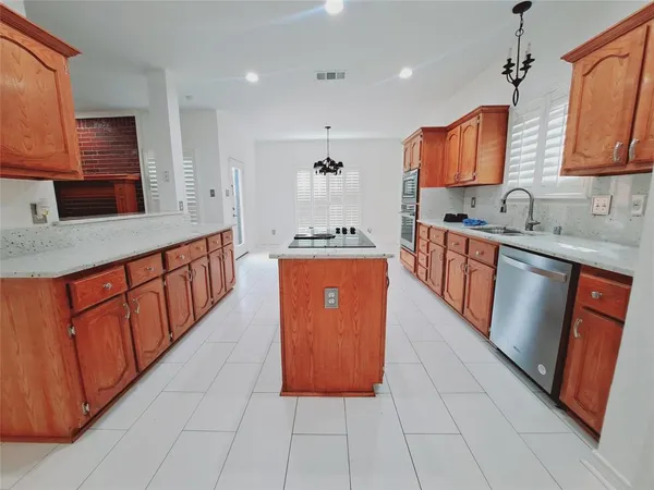 $2,700 | 1534 Chapman Drive, Lancaster, TX 75134