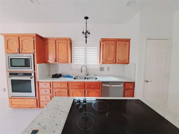 $2,700 | 1534 Chapman Drive, Lancaster, TX 75134