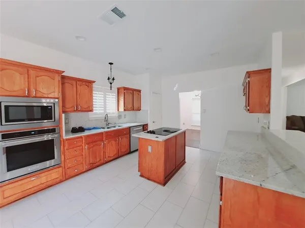 $2,700 | 1534 Chapman Drive, Lancaster, TX 75134