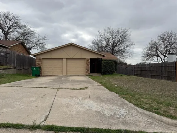 $1,900 | 5604 Macgregor Drive, Haltom City, TX 76148