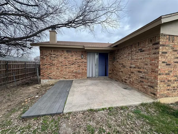 $1,900 | 5604 Macgregor Drive, Haltom City, TX 76148