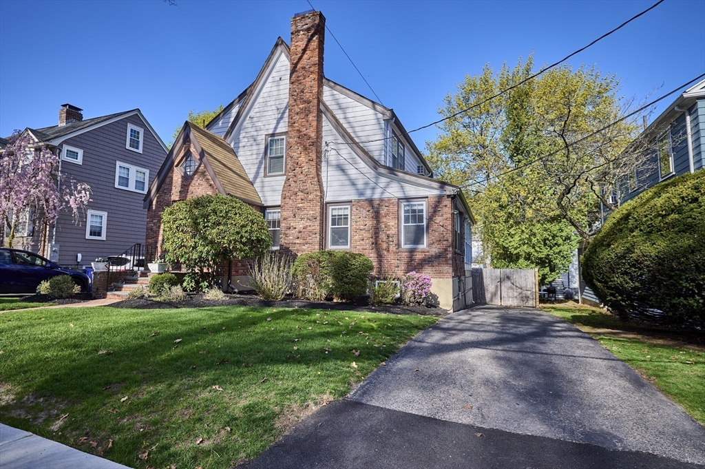 291 Russett Road Brookline, MA 02467 - Photo 2 of 15