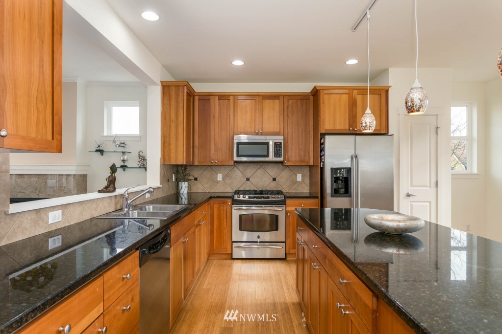 592 Alpine Ridge Place Northwest Issaquah, WA 98027 - Photo 11 of 25
