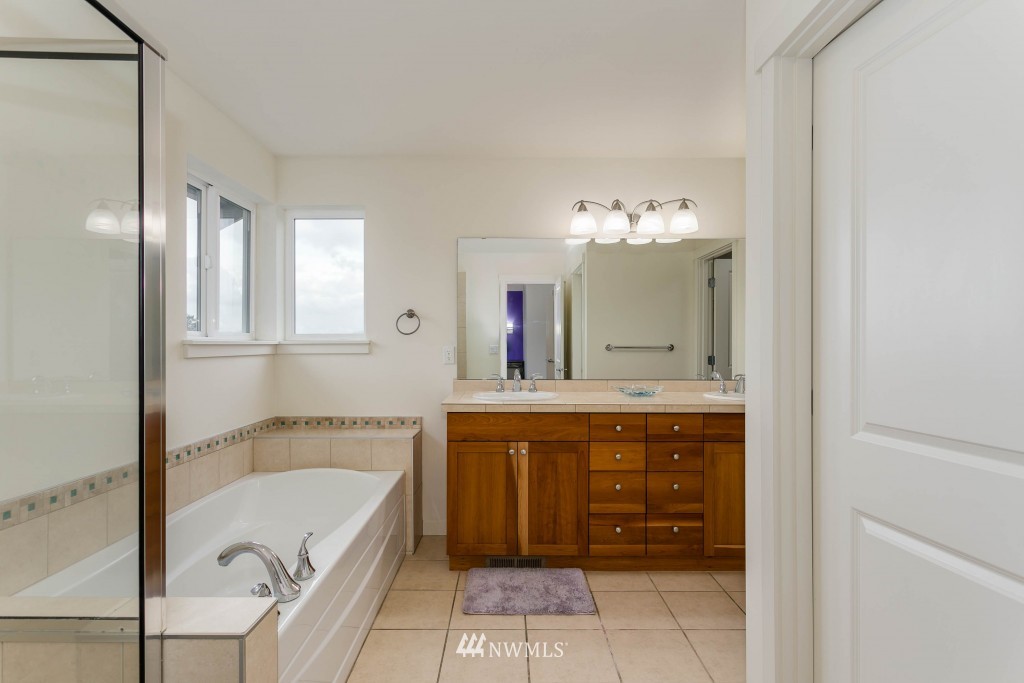 592 Alpine Ridge Place Northwest Issaquah, WA 98027 - Photo 20 of 25