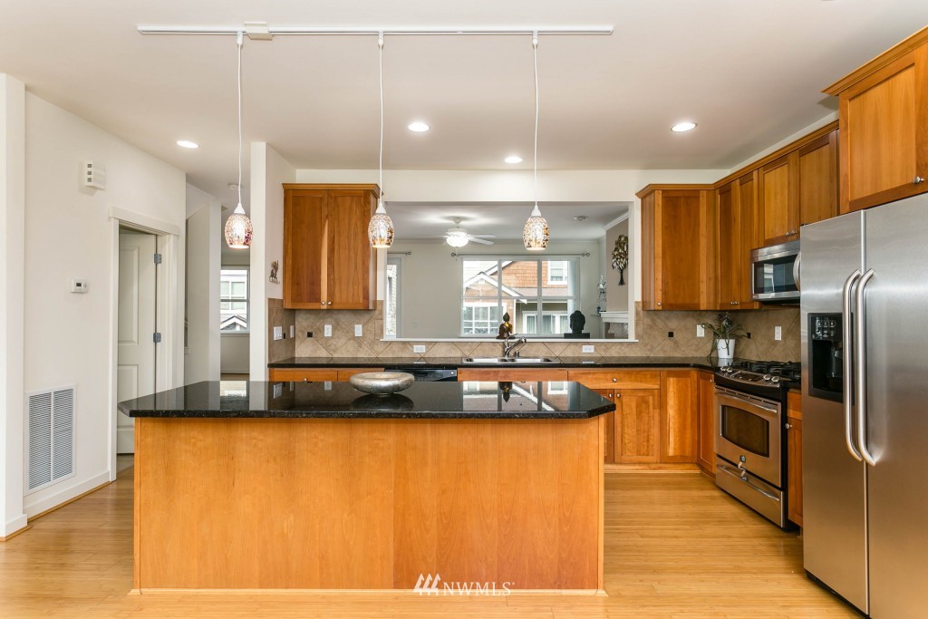 592 Alpine Ridge Place Northwest Issaquah, WA 98027 - Photo 10 of 25