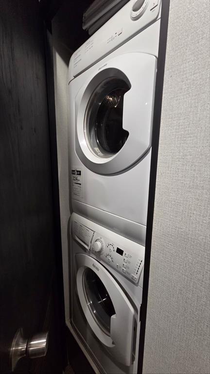 431 Waterway Drive River Ranch, FL 33867 - Photo 24 of 26 a utility room with dryer and washer