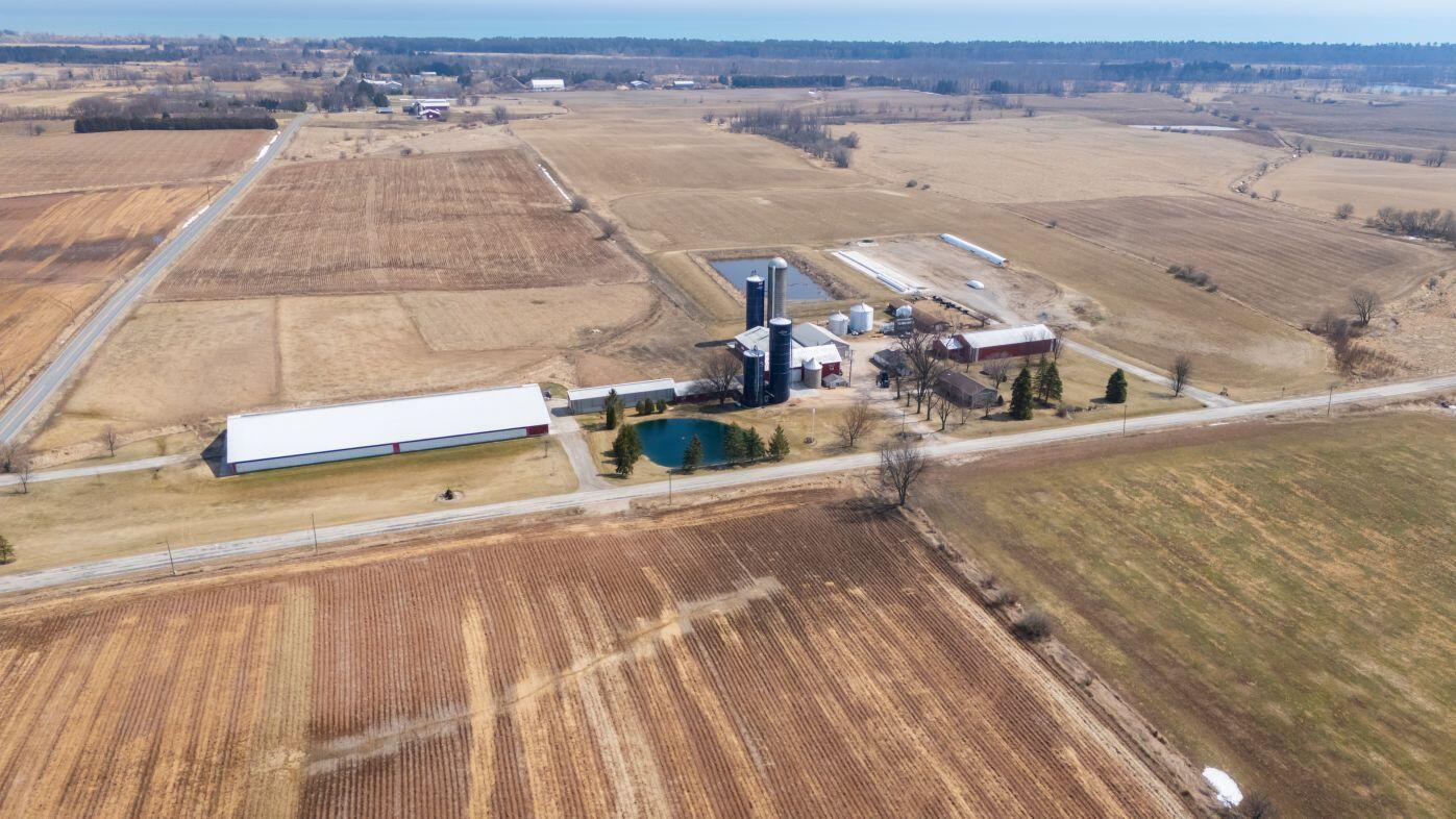 8223 Middle Road Oostburg, WI 53070 - Photo 14 of 74 DJI_20260330130551_0670_D