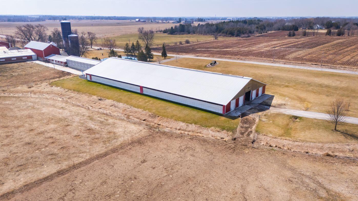 8223 Middle Road Oostburg, WI 53070 - Photo 20 of 74 DJI_20260330131549_0703_D