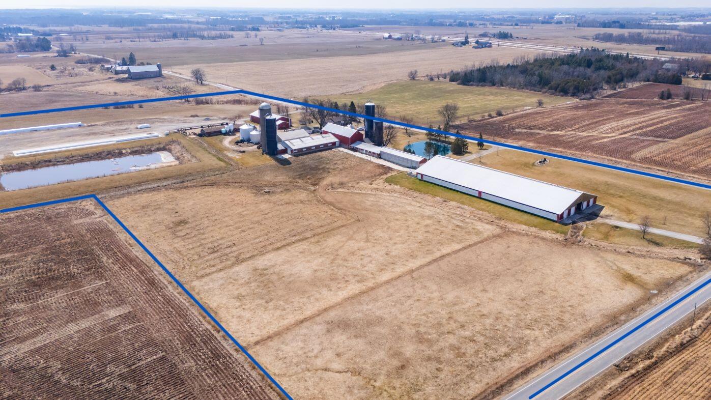 8223 Middle Road Oostburg, WI 53070 - Photo 21 of 74 DJI_20260330131603_0704_D