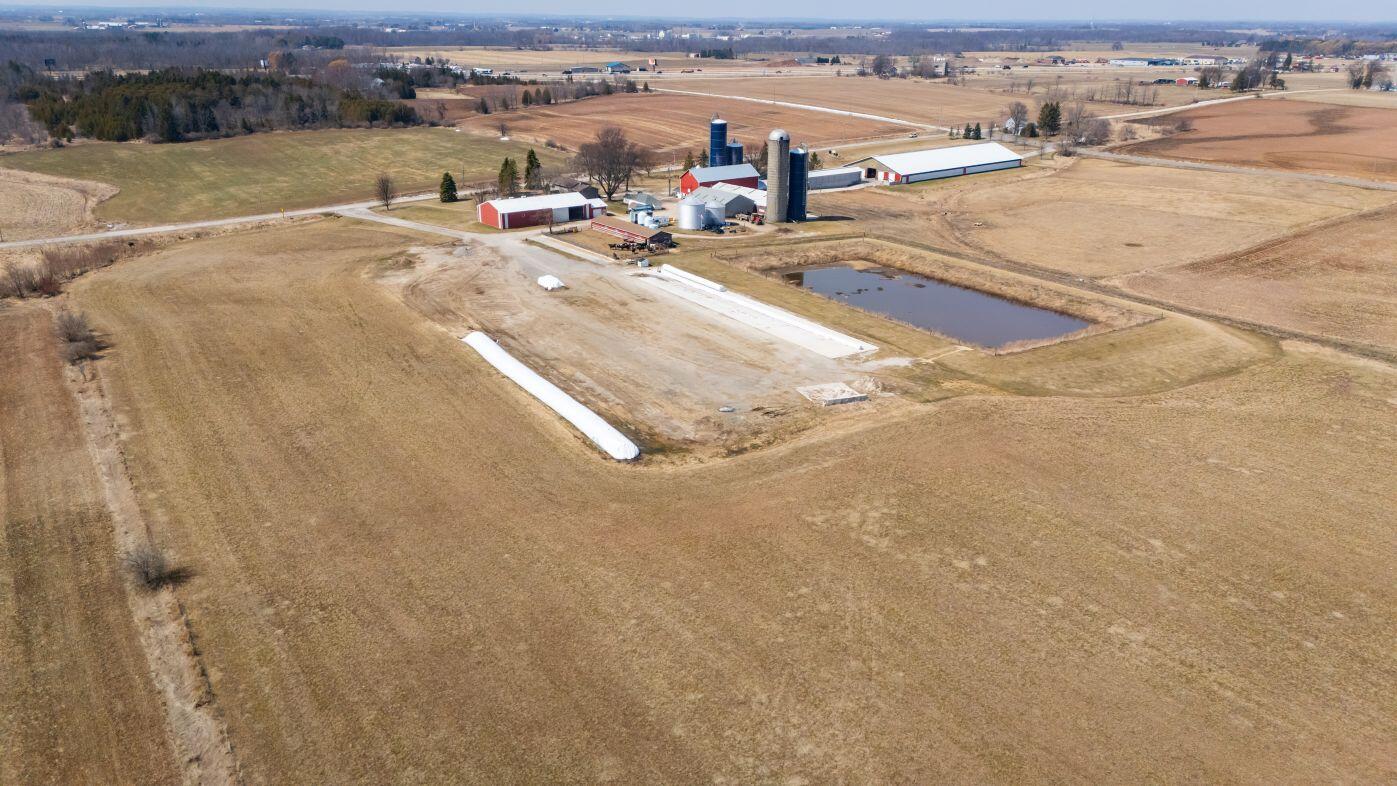 8223 Middle Road Oostburg, WI 53070 - Photo 26 of 74 DJI_20260330132138_0719_D