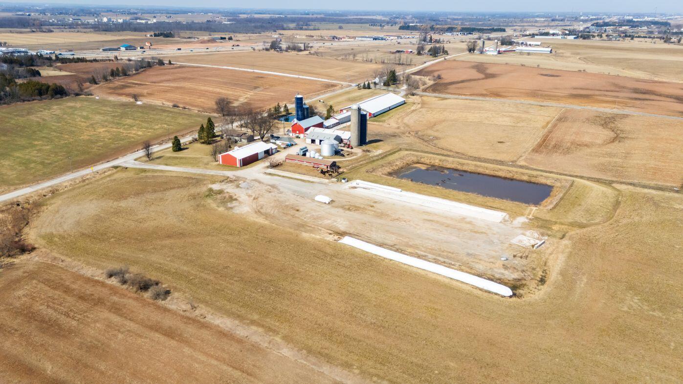 8223 Middle Road Oostburg, WI 53070 - Photo 33 of 74 DJI_20260330132820_0743_D