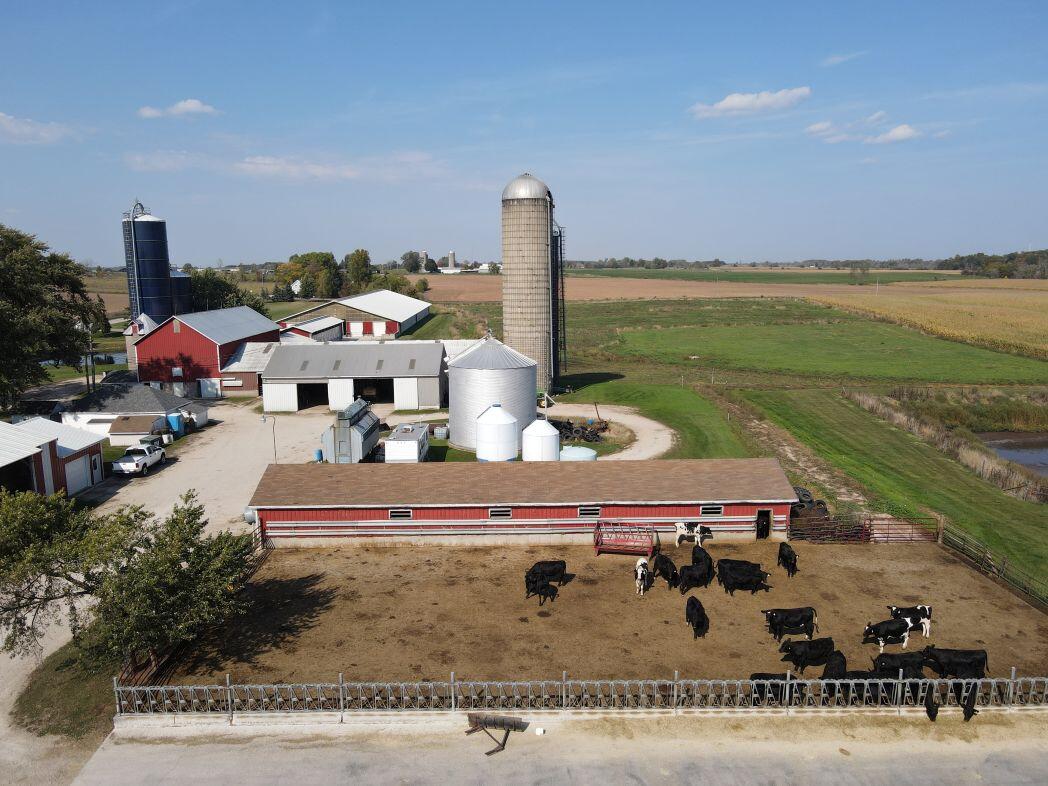 8223 Middle Road Oostburg, WI 53070 - Photo 5 of 74 DJI_0131