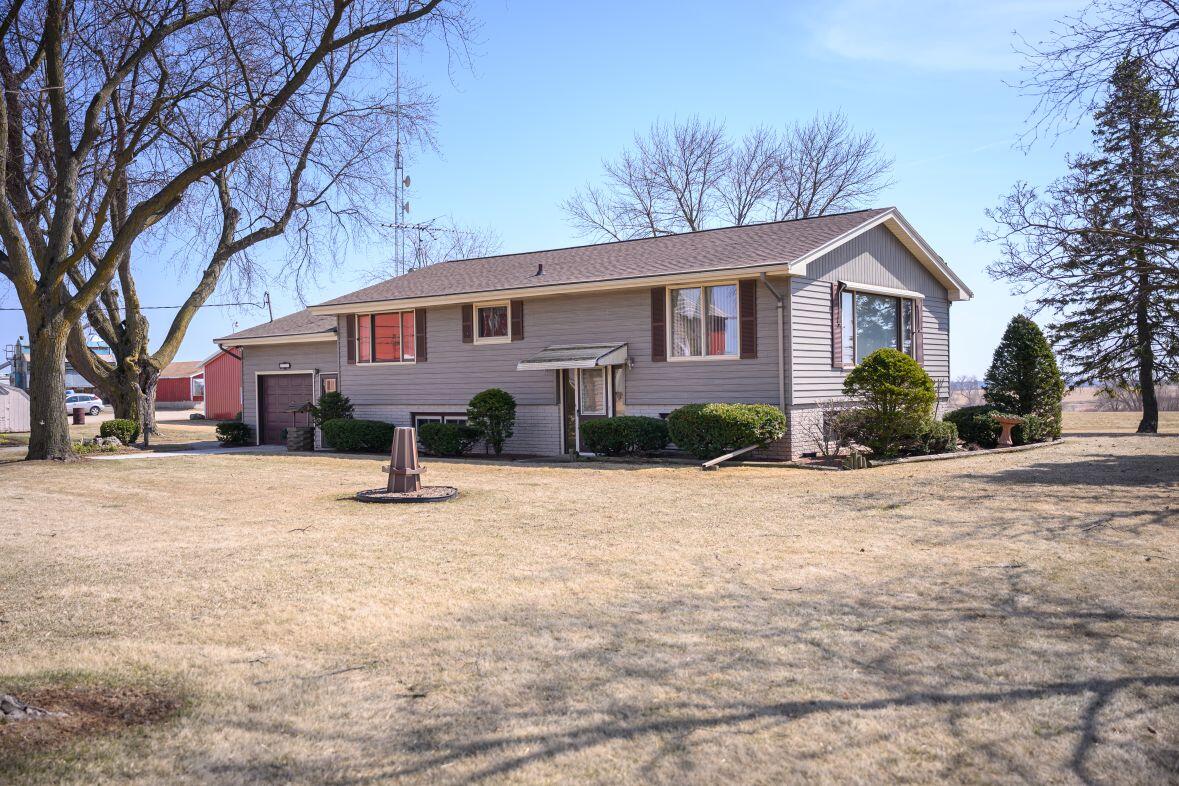 8223 Middle Road Oostburg, WI 53070 - Photo 57 of 74 DSC_4224