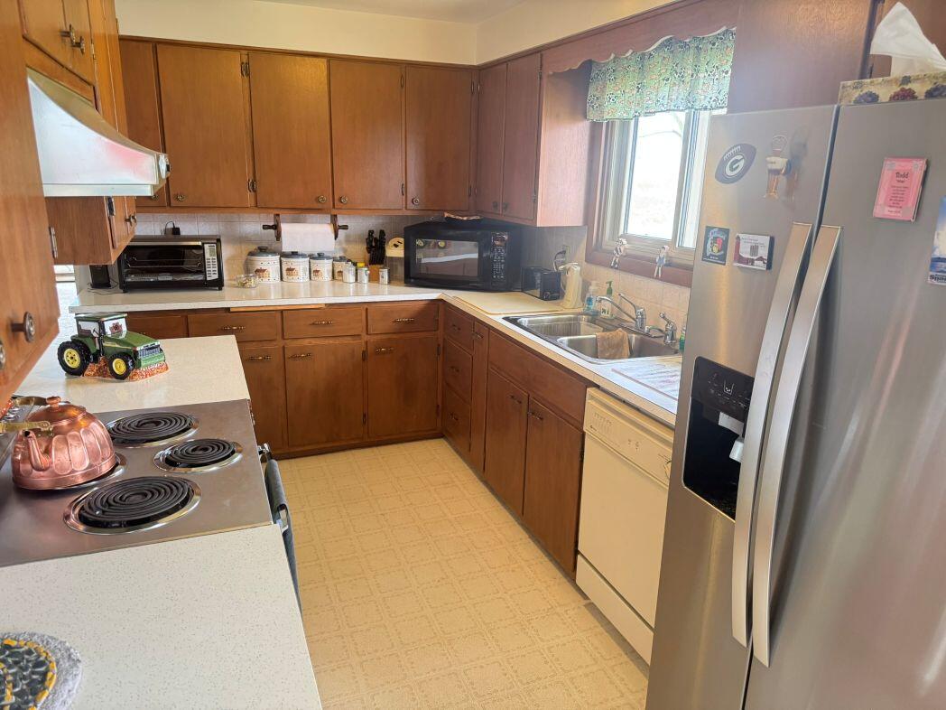 8223 Middle Road Oostburg, WI 53070 - Photo 60 of 74 IMG_8139