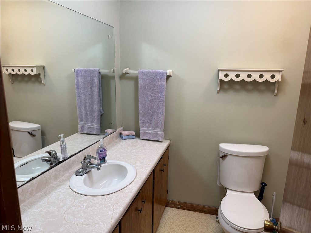 5920 Weaver Road New Franklin, OH 44216 - Photo 12 of 24