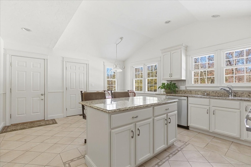 3 Oak View Terrace, Unit 3 Franklin, MA 02038 - Photo 3 of 41