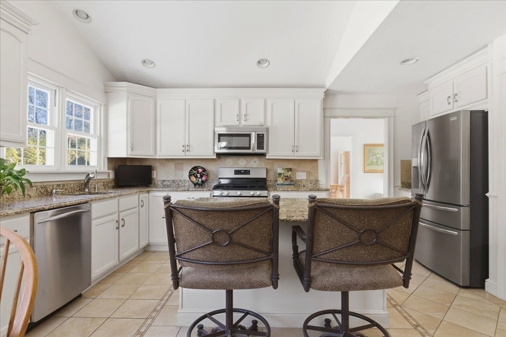 3 Oak View Terrace, Unit 3 Franklin, MA 02038 - Photo 6 of 41