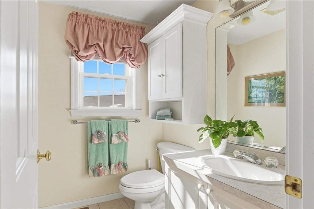 3 Oak View Terrace, Unit 3 Franklin, MA 02038 - Photo 9 of 37