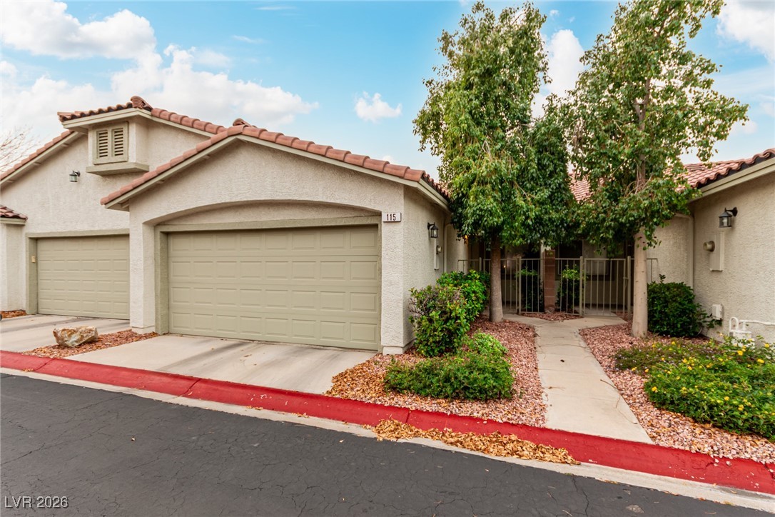 115 Tapatio Street Henderson, NV 89074 - Photo 4 of 31