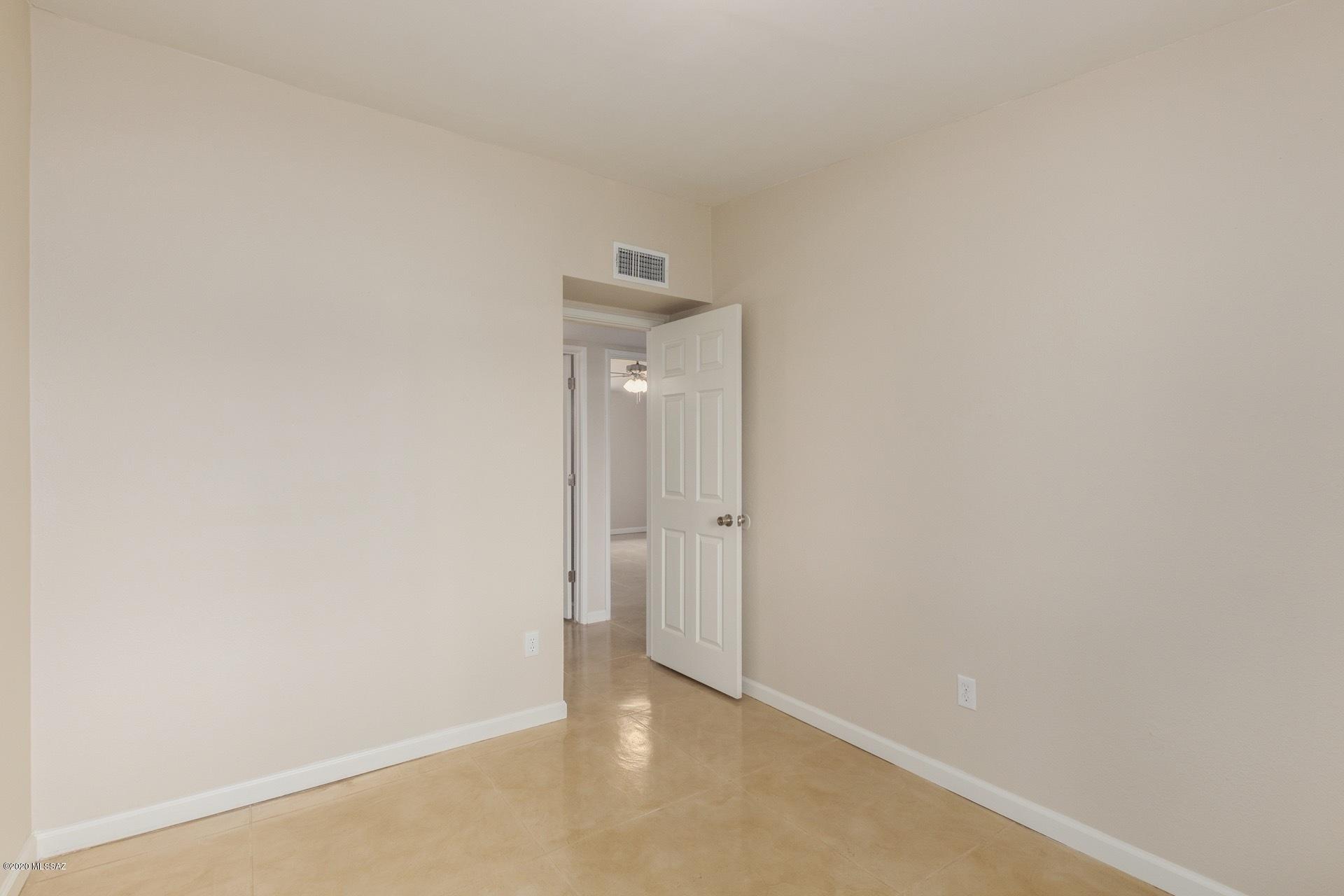 1979 West Saxony Road Tucson, AZ 85713 - Photo 11 of 26