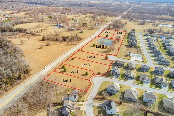 $160,000 | 1708 Northeast Bluff Street, Lee's Summit, MO 64086