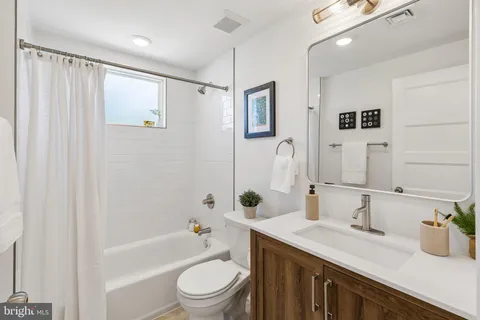 $725,000 | 232 East 6th Avenue, Conshohocken, PA 19428