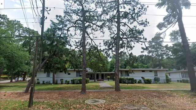 $950 | 165 North May Street, Unit 8, Southern Pines, NC 28387