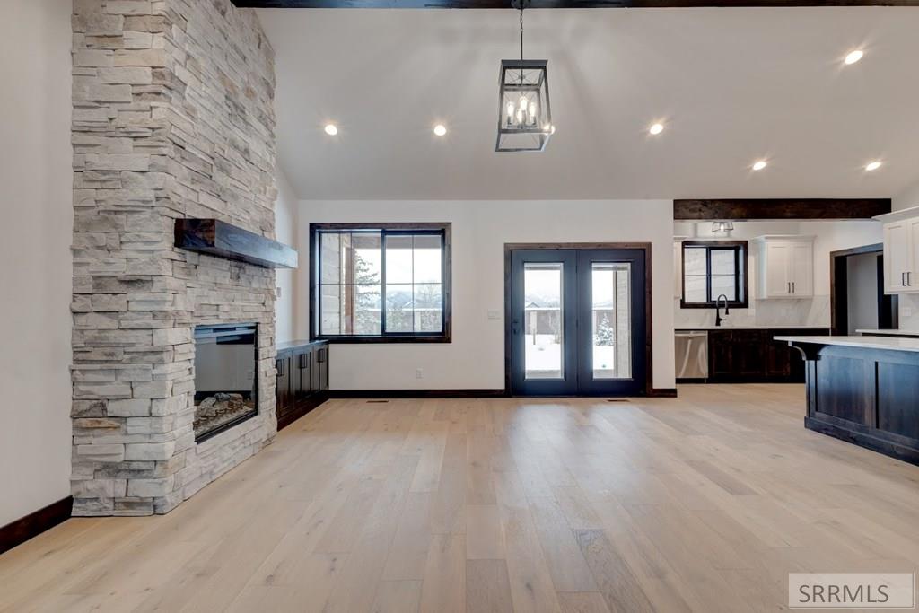 7388 Lupine Lane Victor, ID 83455 - Photo 8 of 44