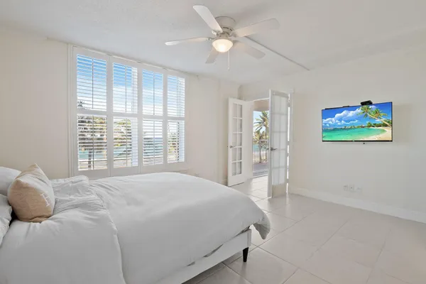 $599,000 | 1051 Hillsboro Mile, Unit 305E, Hillsboro Beach, FL 33064