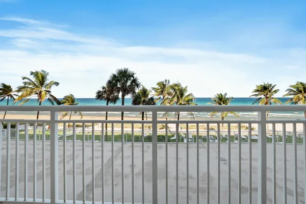 $599,000 | 1051 Hillsboro Mile, Unit 305E, Hillsboro Beach, FL 33064