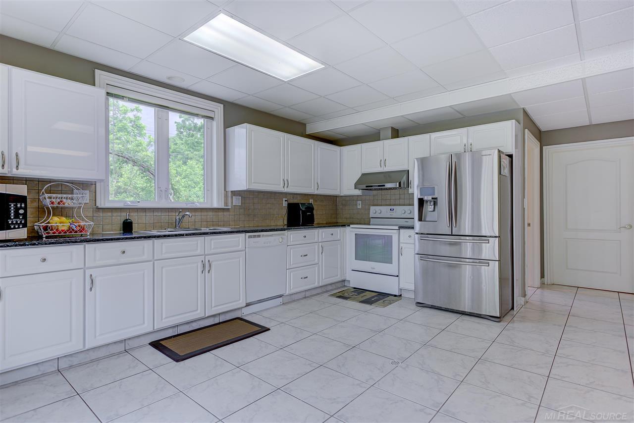 58 Kalhaven Road Rochester Hills, MI 48307 - Photo 40 of 46
