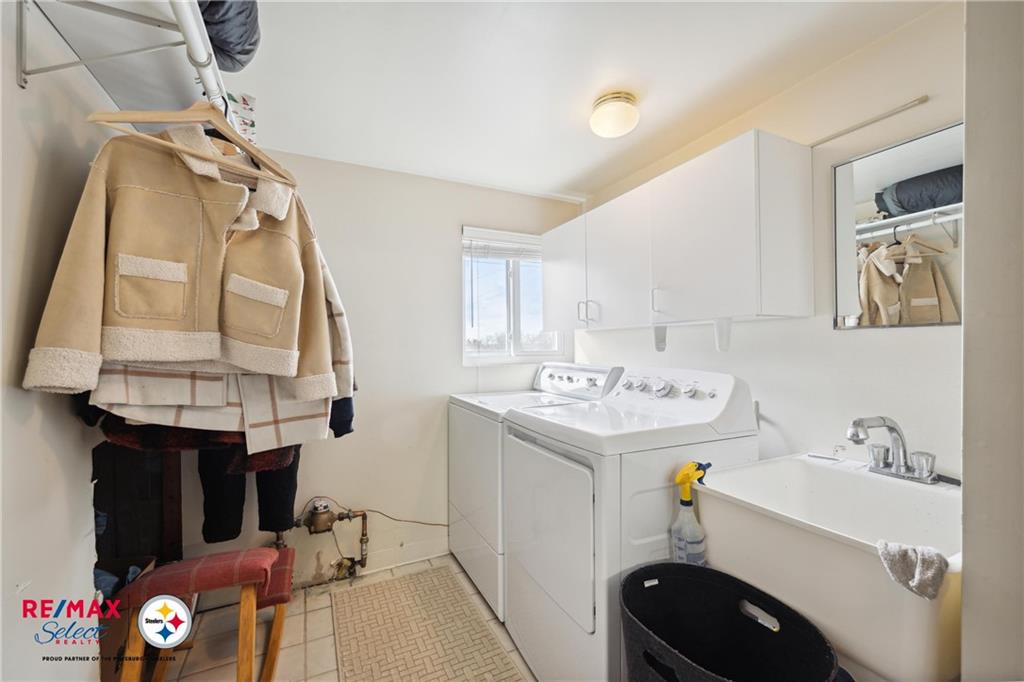132 Shafer Road Coraopolis, PA 15108 - Photo 33 of 39 a utility room with dryer and washer