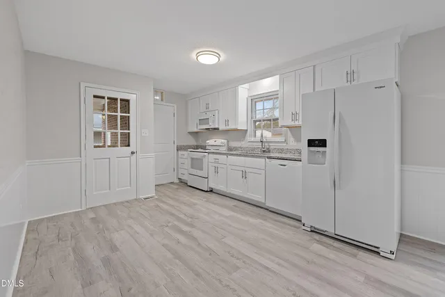 $1,550 | 303 Wren Lane, Clayton, NC 27520