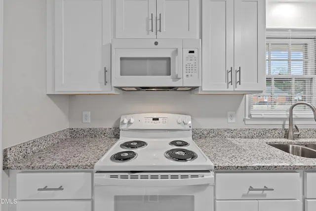 $1,550 | 303 Wren Lane, Clayton, NC 27520