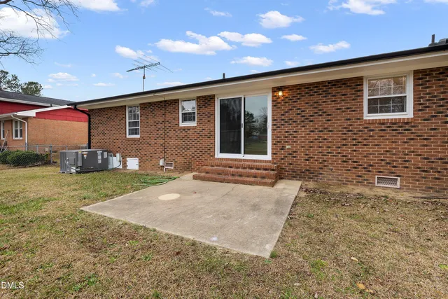 $1,550 | 303 Wren Lane, Clayton, NC 27520