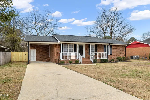 $1,550 | 303 Wren Lane, Clayton, NC 27520