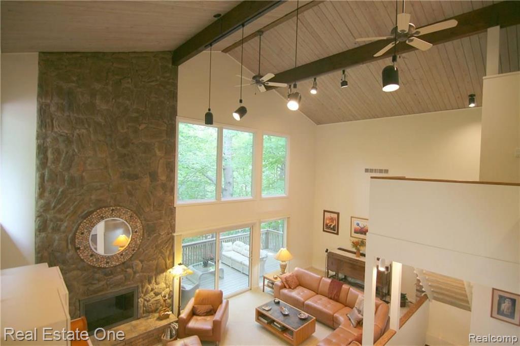 28053 Inkster Road Farmington Hills, MI 48334 - Photo 15 of 46