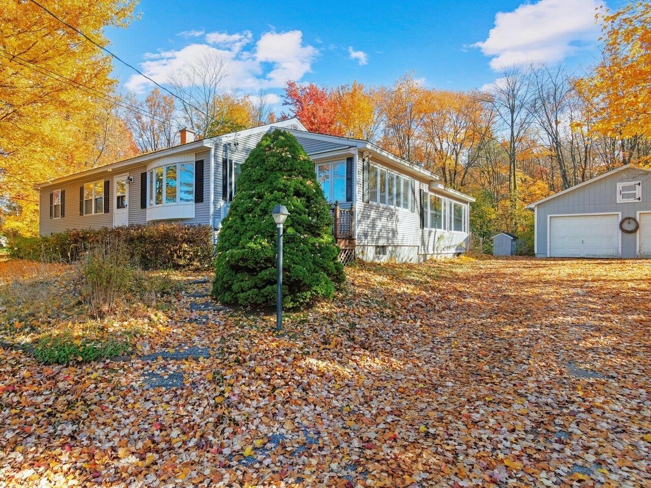 274 Highway 7 Highgate, VT 05488 - Photo 2 of 33