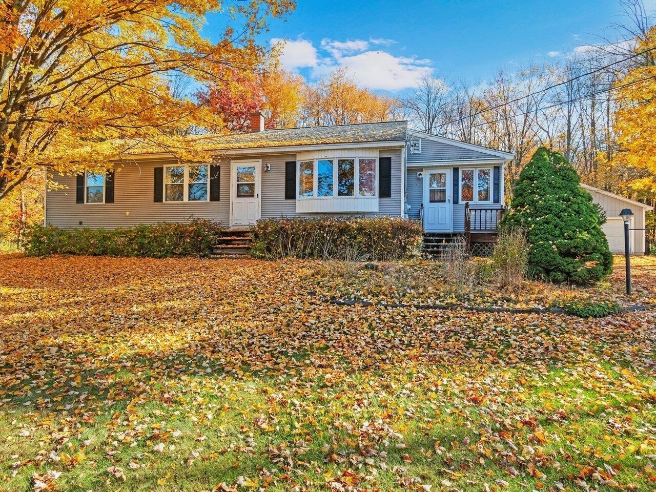 274 Highway 7 Highgate, VT 05488 - Photo 5 of 33