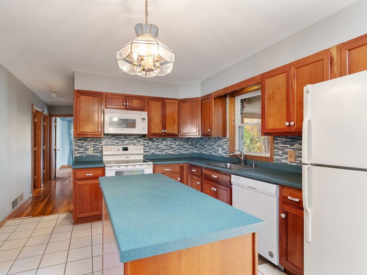 274 Highway 7 Highgate, VT 05488 - Photo 7 of 33