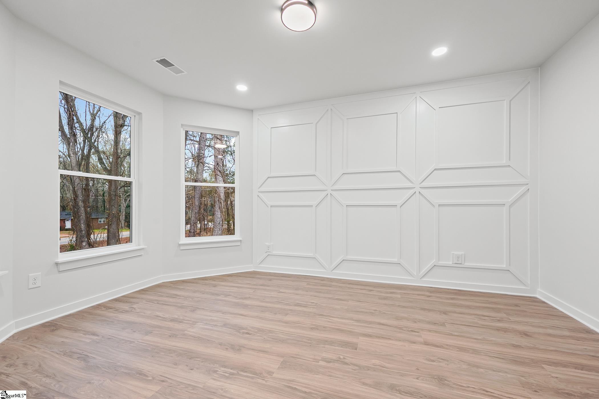 323 Hunts Bridge Road Greenville, SC 29617 - Photo 4 of 32
