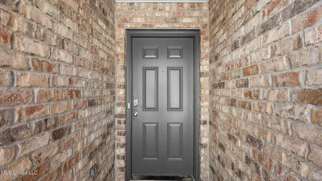 $269,900 | 800 Fairway Avenue, Byram, MS 39272