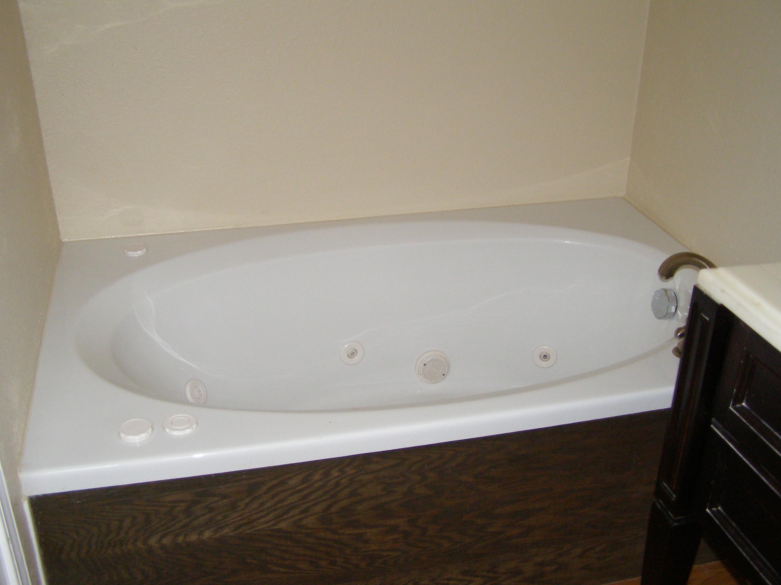 84 Roberts Road East DeFuniak Springs, FL 32433 - Photo 17 of 18 a view of room