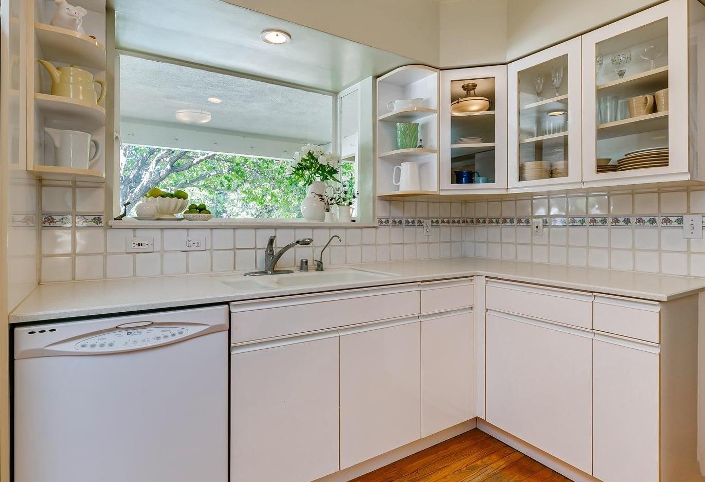 616 Palomar Road Ojai, CA 93023 - Photo 12 of 48 a bathroom with a sink and a large mirror
