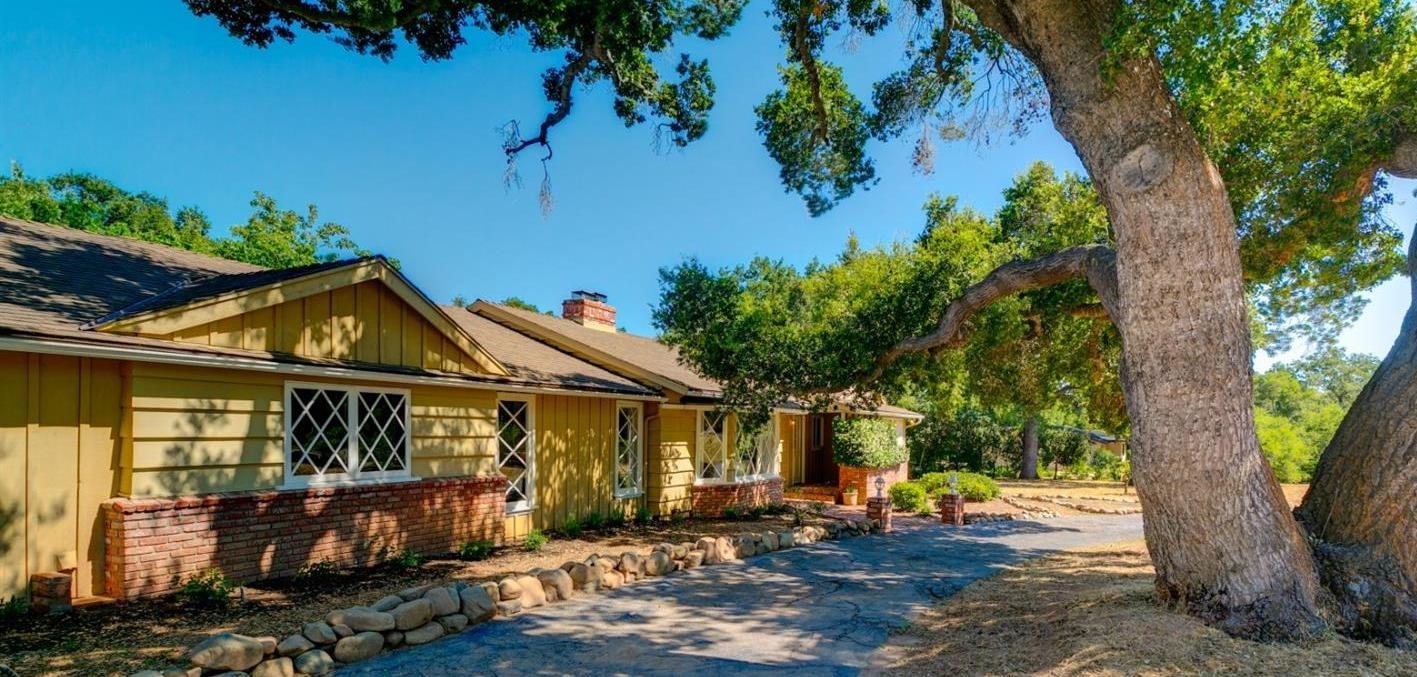 616 Palomar Road Ojai, CA 93023 - Photo 3 of 48 a front view of a house with garden