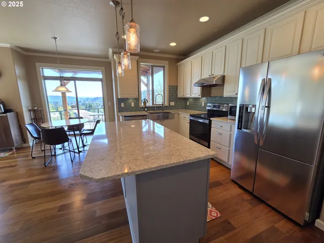 $899,000 | 11556 Southeast Cascade View Drive, Happy Valley, OR 97086